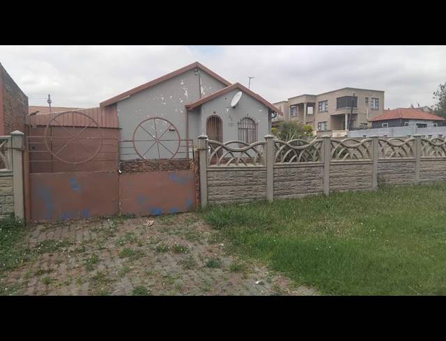 3 BEDROOM HOUSE FOR SALE IN ZAKARIYYA PARK